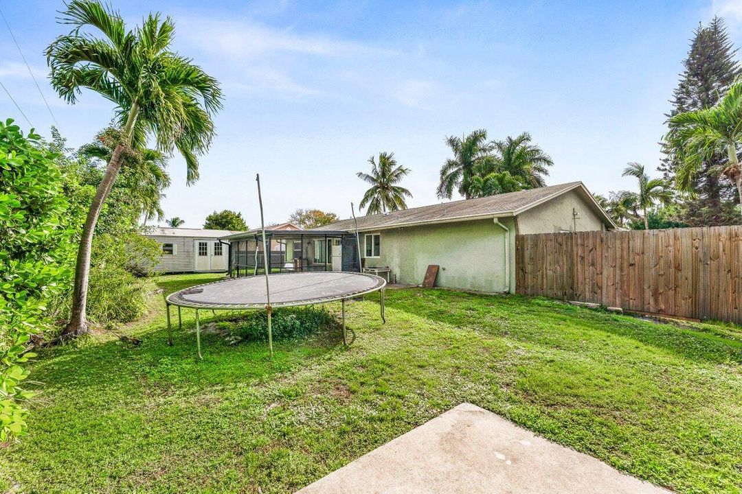 For Rent: $3,600 (4 beds, 2 baths, 2057 Square Feet)