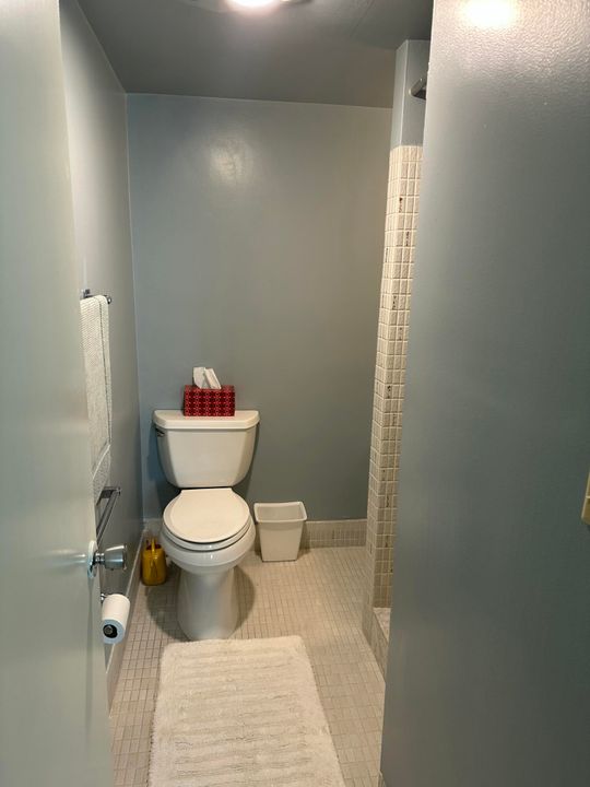 For Sale: $149,900 (2 beds, 2 baths, 880 Square Feet)