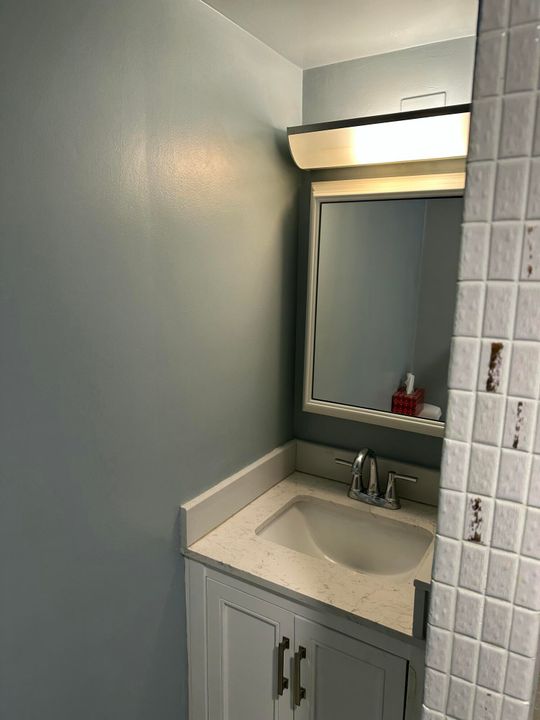 For Sale: $149,900 (2 beds, 2 baths, 880 Square Feet)