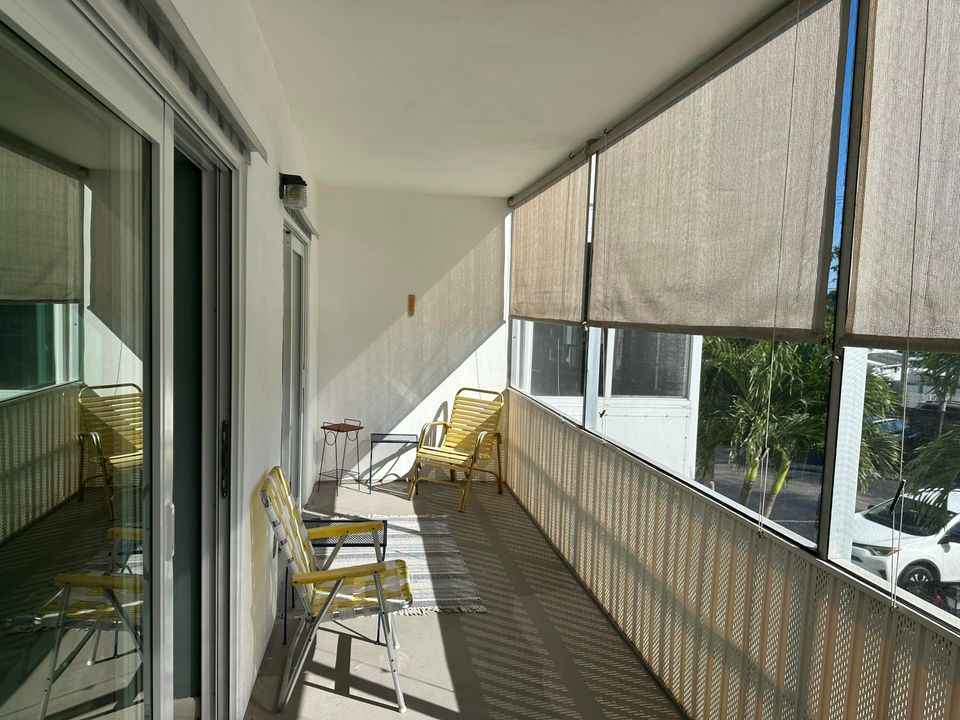 For Sale: $149,900 (2 beds, 2 baths, 880 Square Feet)