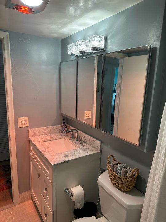 For Sale: $149,900 (2 beds, 2 baths, 880 Square Feet)