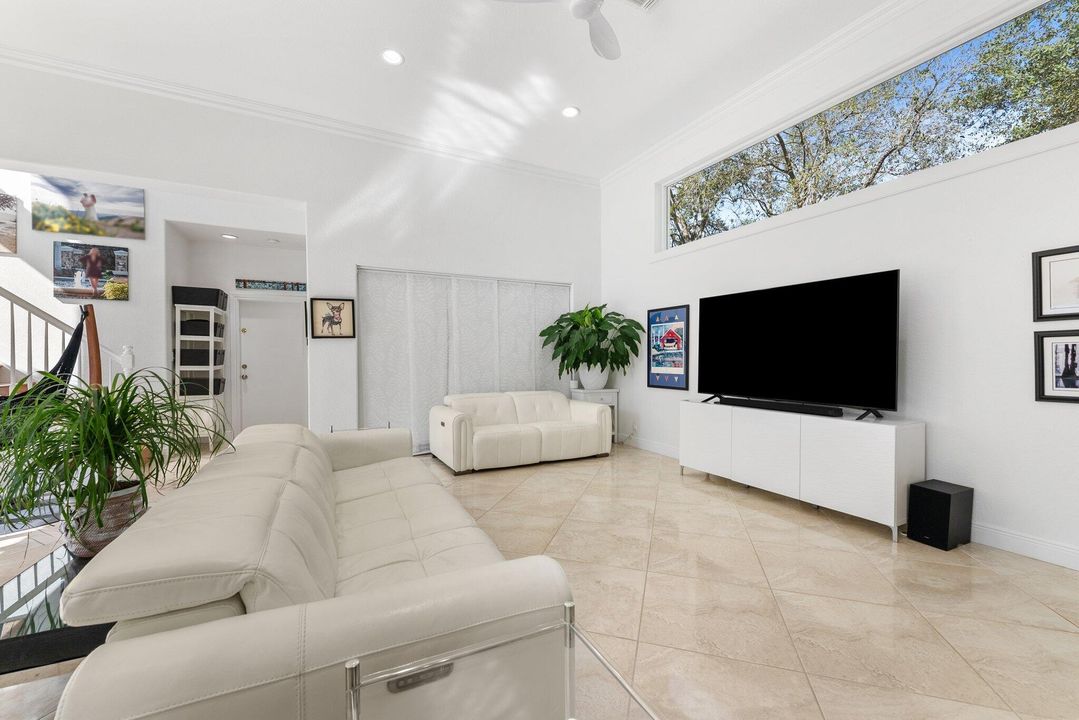 待售: $1,499,000 (5 贝兹, 4 浴室, 4003 平方英尺)