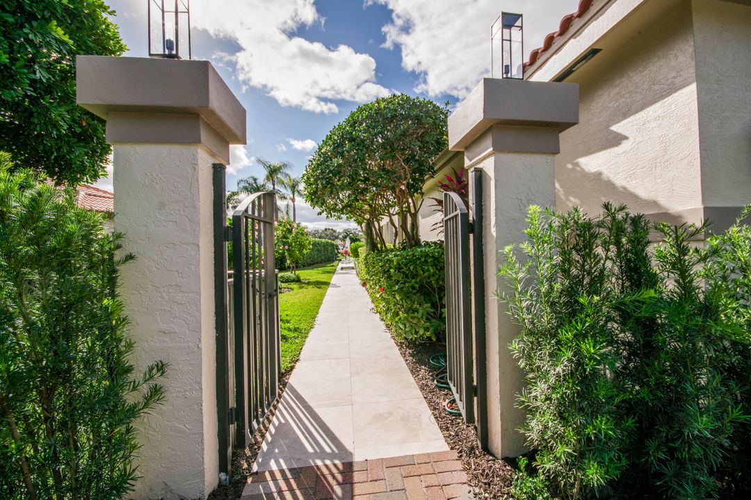 En Venta: $2,100,000 (3 camas, 3 baños, 2636 Pies cuadrados)