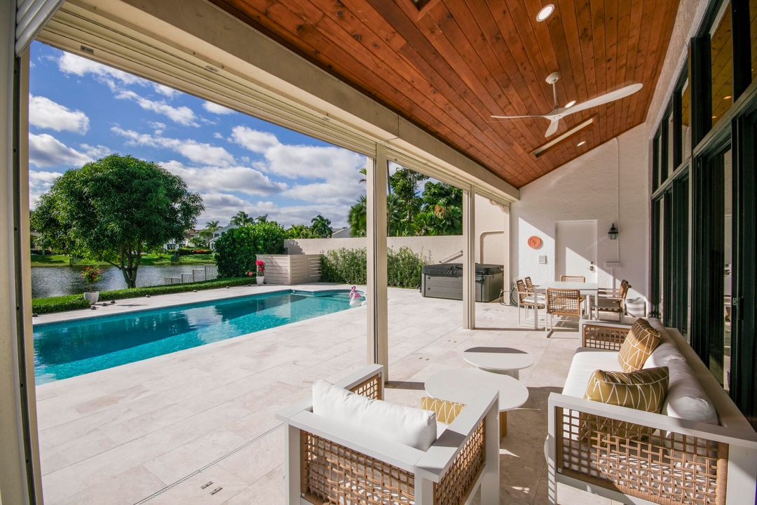 En Venta: $2,100,000 (3 camas, 3 baños, 2636 Pies cuadrados)