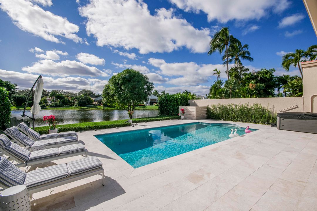 En Venta: $2,100,000 (3 camas, 3 baños, 2636 Pies cuadrados)