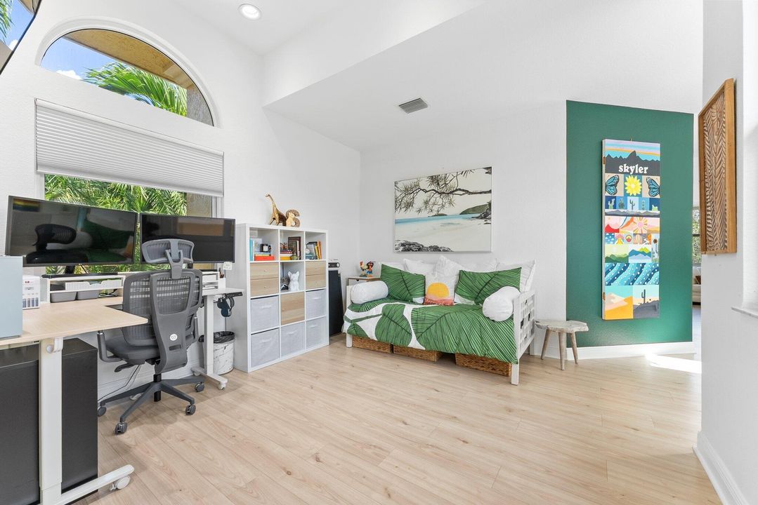 待售: $1,499,000 (5 贝兹, 4 浴室, 4003 平方英尺)