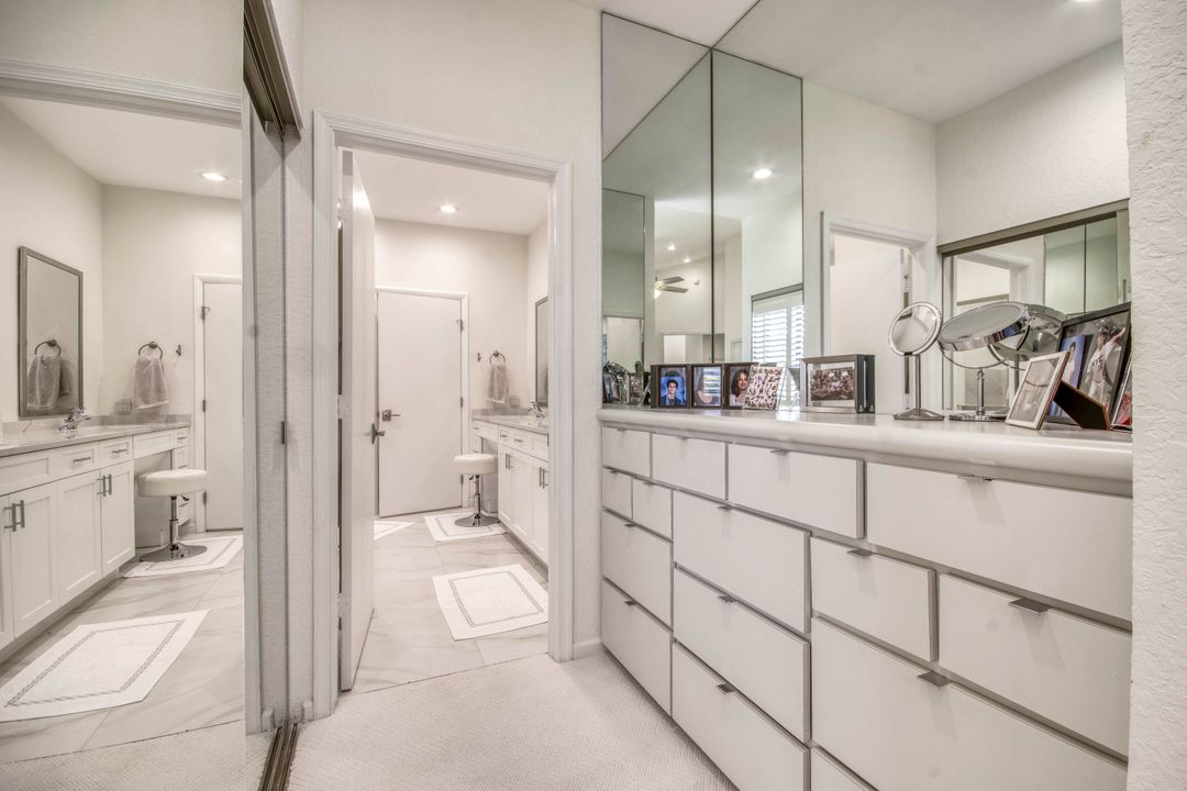 En Venta: $2,100,000 (3 camas, 3 baños, 2636 Pies cuadrados)