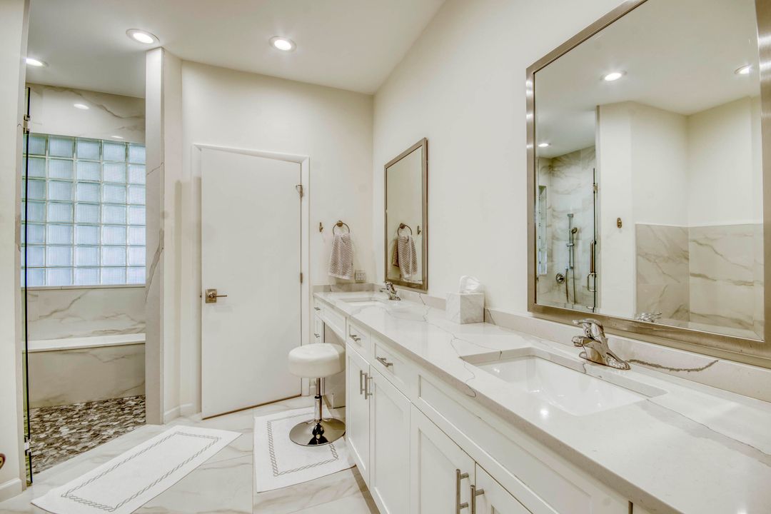 En Venta: $2,100,000 (3 camas, 3 baños, 2636 Pies cuadrados)