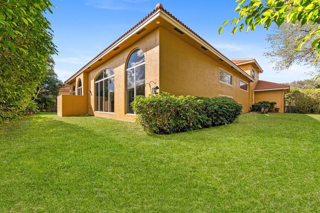 待售: $1,499,000 (5 贝兹, 4 浴室, 4003 平方英尺)