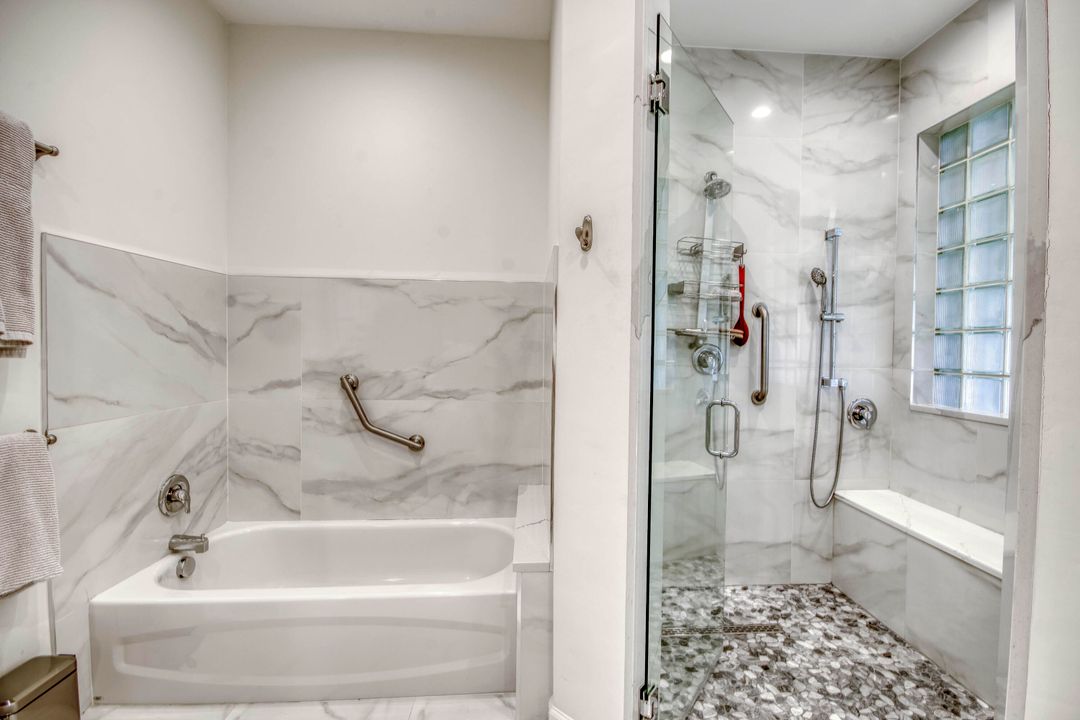 En Venta: $2,100,000 (3 camas, 3 baños, 2636 Pies cuadrados)