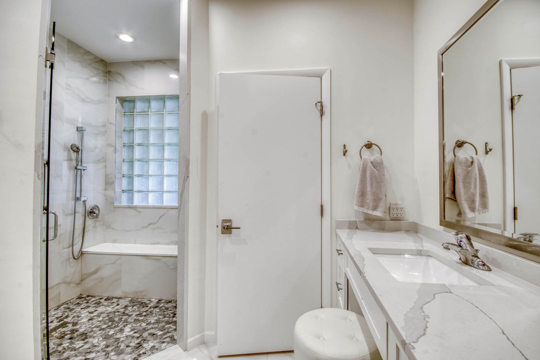 En Venta: $2,100,000 (3 camas, 3 baños, 2636 Pies cuadrados)