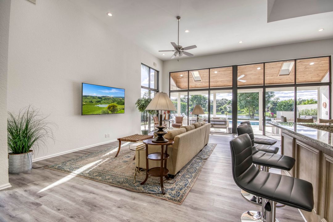 En Venta: $2,100,000 (3 camas, 3 baños, 2636 Pies cuadrados)