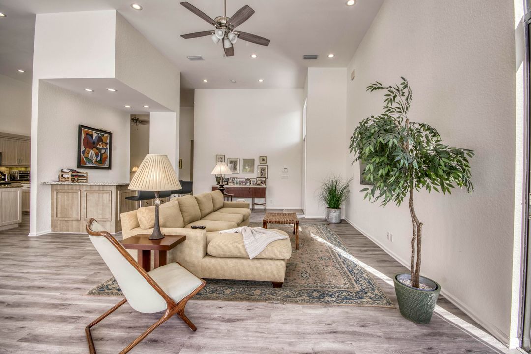 En Venta: $2,100,000 (3 camas, 3 baños, 2636 Pies cuadrados)