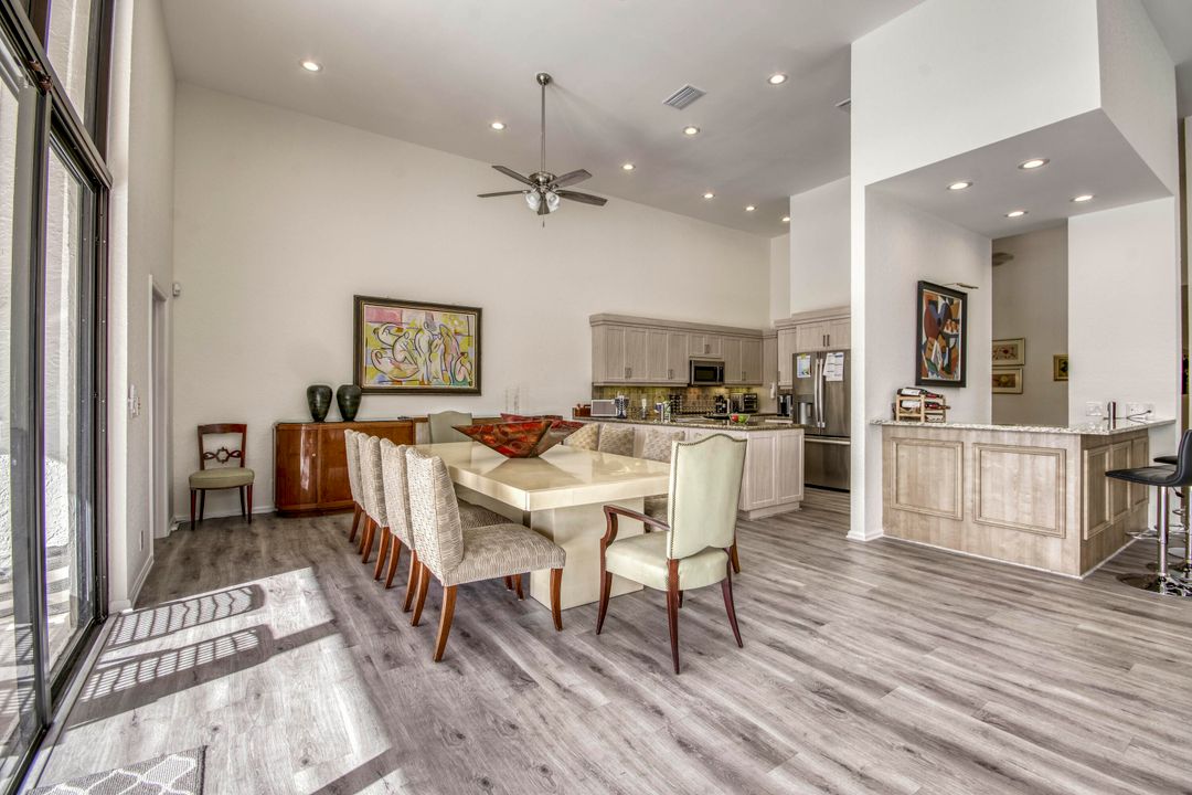 En Venta: $2,100,000 (3 camas, 3 baños, 2636 Pies cuadrados)