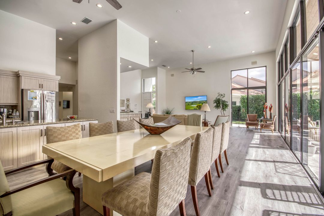 En Venta: $2,100,000 (3 camas, 3 baños, 2636 Pies cuadrados)