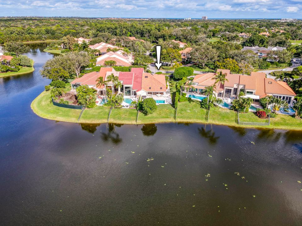 En Venta: $2,100,000 (3 camas, 3 baños, 2636 Pies cuadrados)