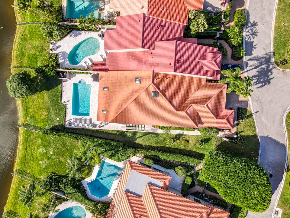 En Venta: $2,100,000 (3 camas, 3 baños, 2636 Pies cuadrados)