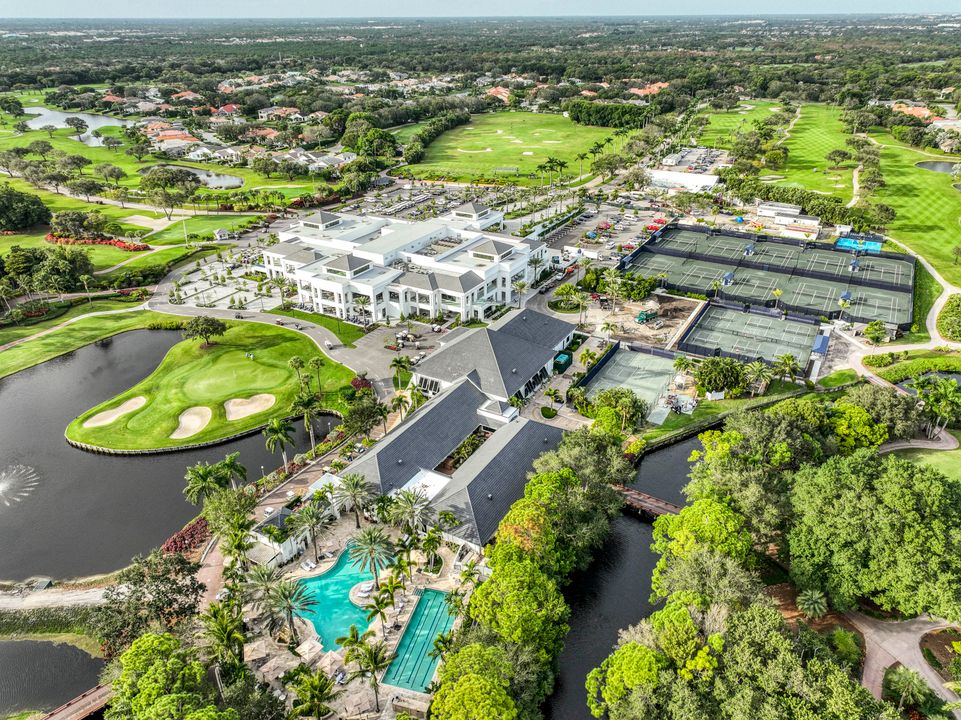 En Venta: $2,100,000 (3 camas, 3 baños, 2636 Pies cuadrados)