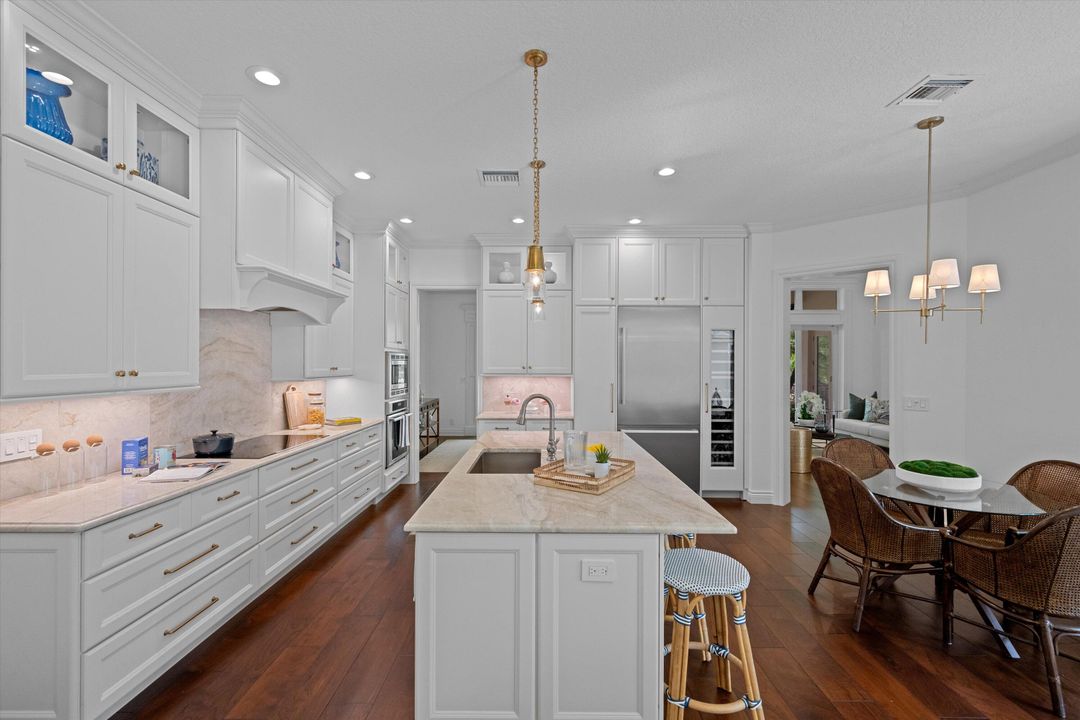 En Venta: $2,275,000 (3 camas, 3 baños, 2531 Pies cuadrados)