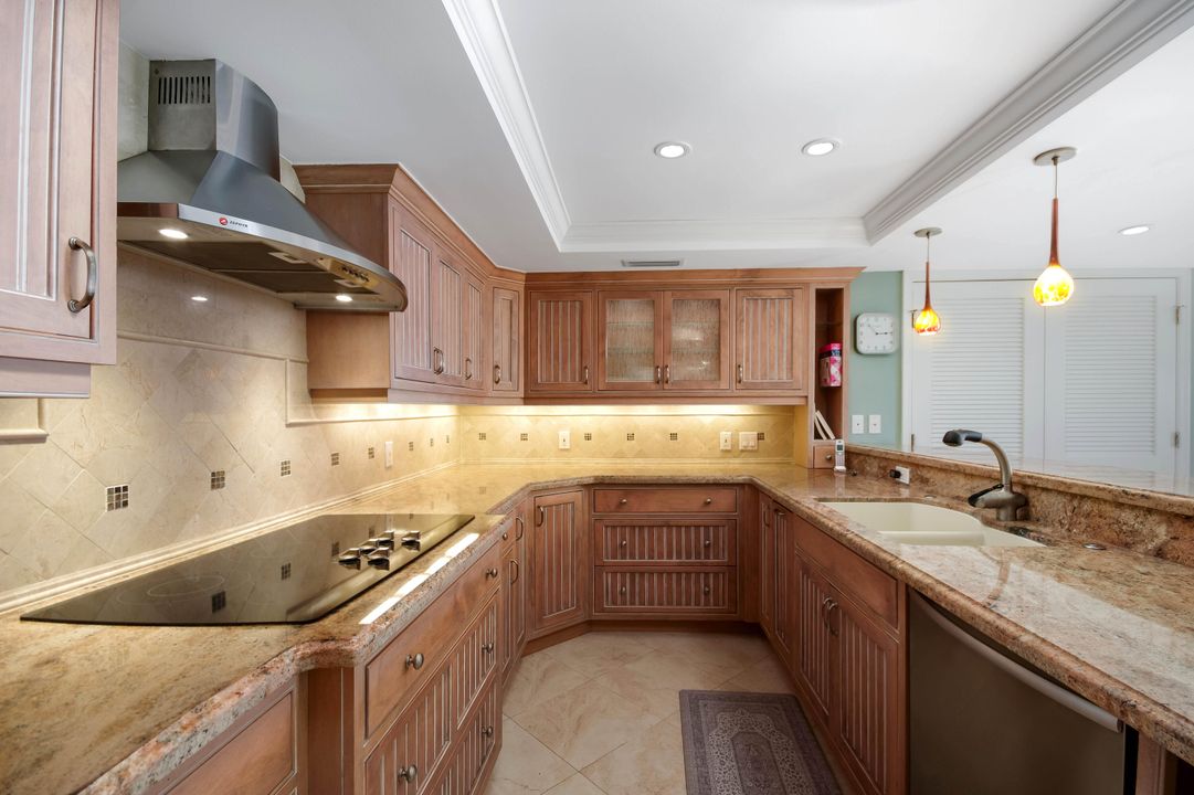 For Sale: $1,300,000 (3 beds, 2 baths, 1677 Square Feet)