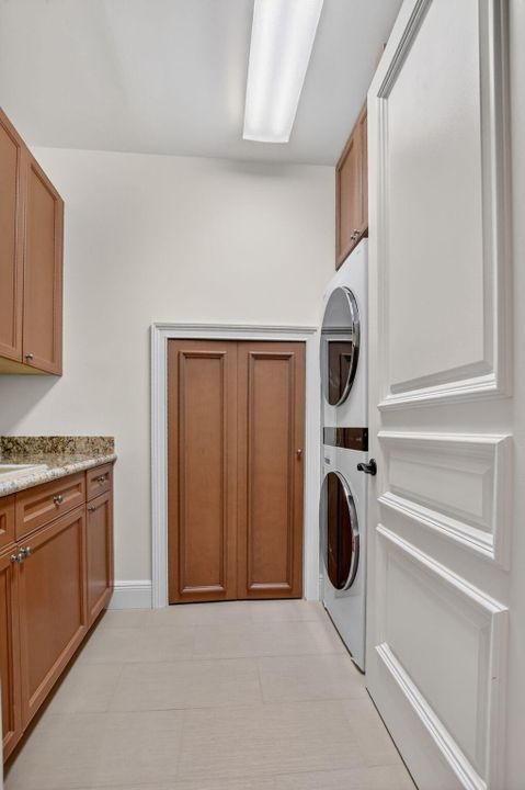 En Venta: $3,950,000 (4 camas, 4 baños, 4059 Pies cuadrados)