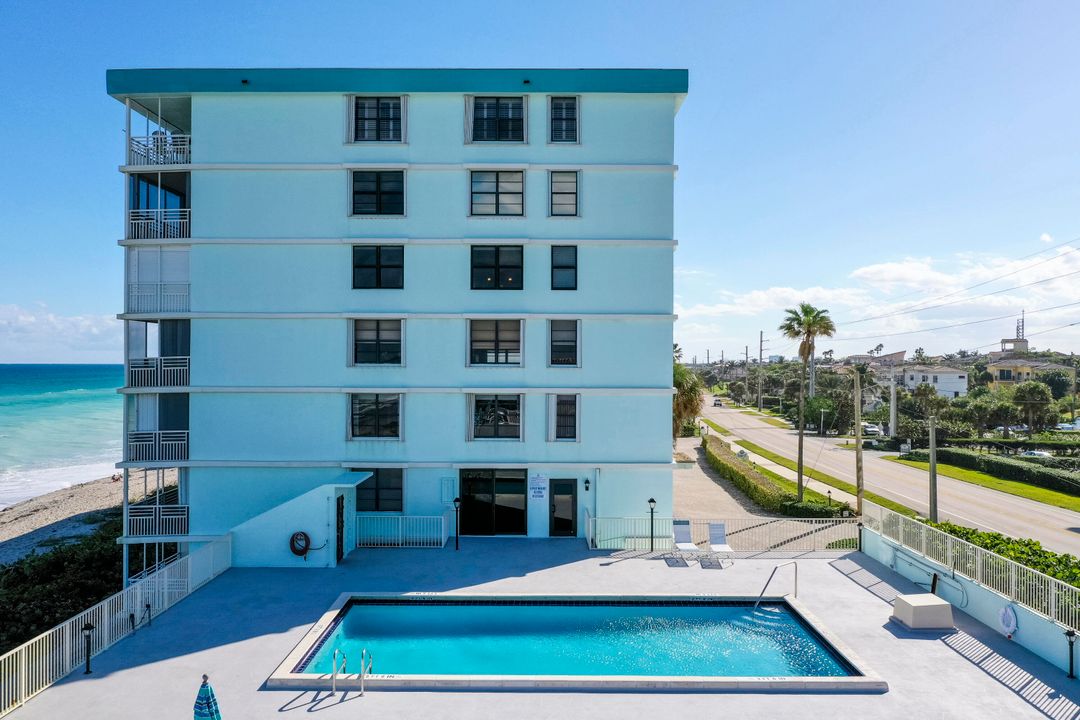 For Sale: $1,300,000 (3 beds, 2 baths, 1677 Square Feet)