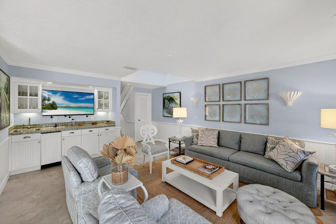 En Venta: $1,550,000 (3 camas, 3 baños, 1800 Pies cuadrados)