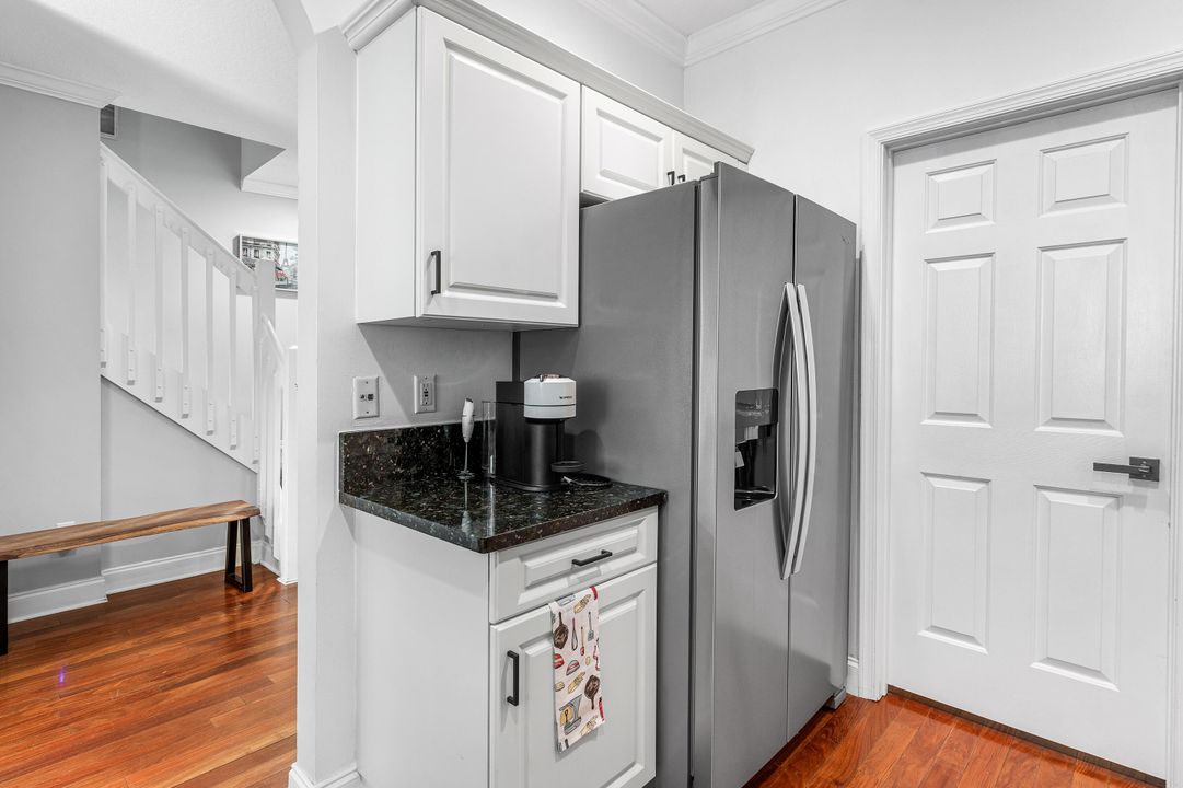 На продажу: $355,000 (2 спален, 2 ванн, 1293 Квадратных фут)