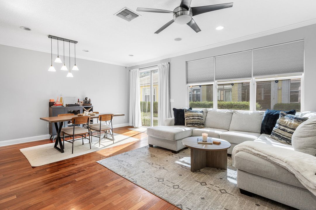 На продажу: $355,000 (2 спален, 2 ванн, 1293 Квадратных фут)