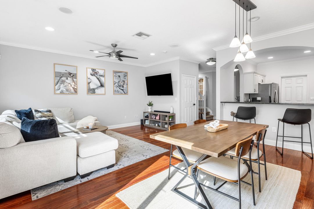 На продажу: $355,000 (2 спален, 2 ванн, 1293 Квадратных фут)