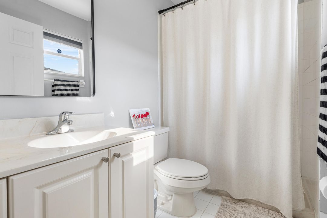 На продажу: $355,000 (2 спален, 2 ванн, 1293 Квадратных фут)