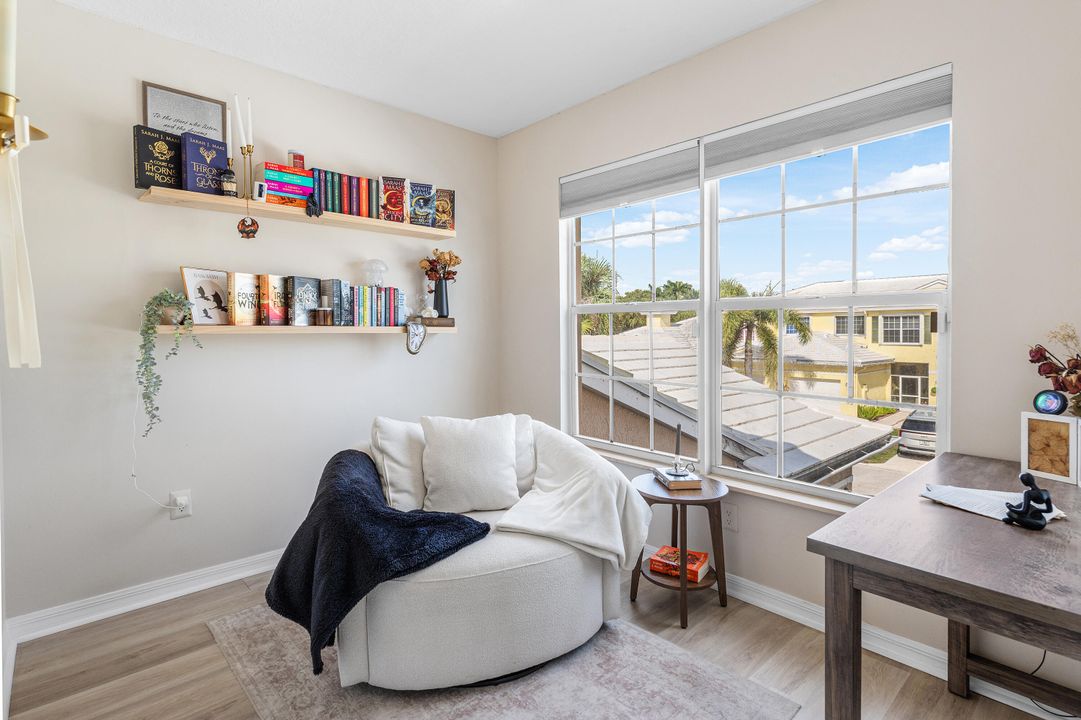 На продажу: $355,000 (2 спален, 2 ванн, 1293 Квадратных фут)