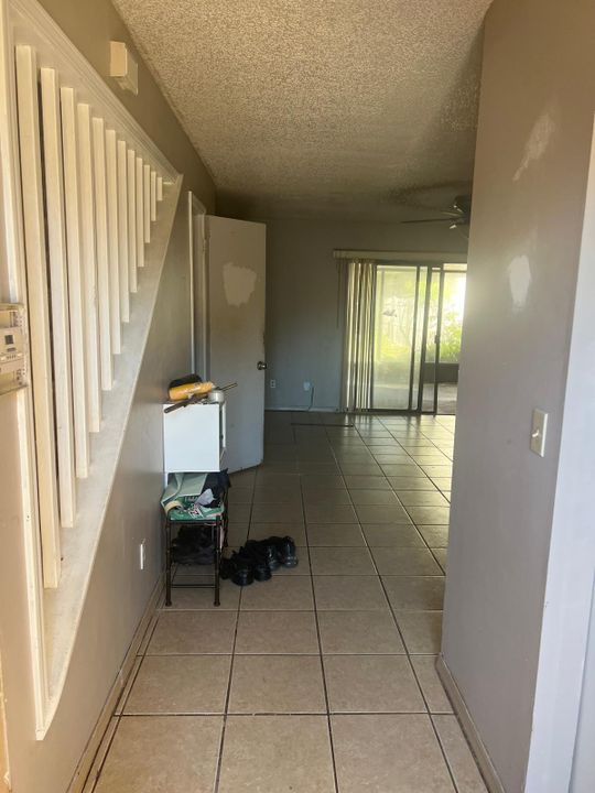 For Sale: $99,000 (2 beds, 2 baths, 1166 Square Feet)