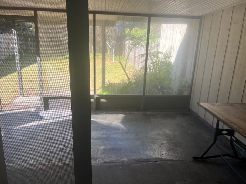 For Sale: $99,000 (2 beds, 2 baths, 1166 Square Feet)