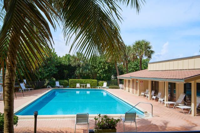 На продажу: $425,000 (2 спален, 2 ванн, 1021 Квадратных фут)