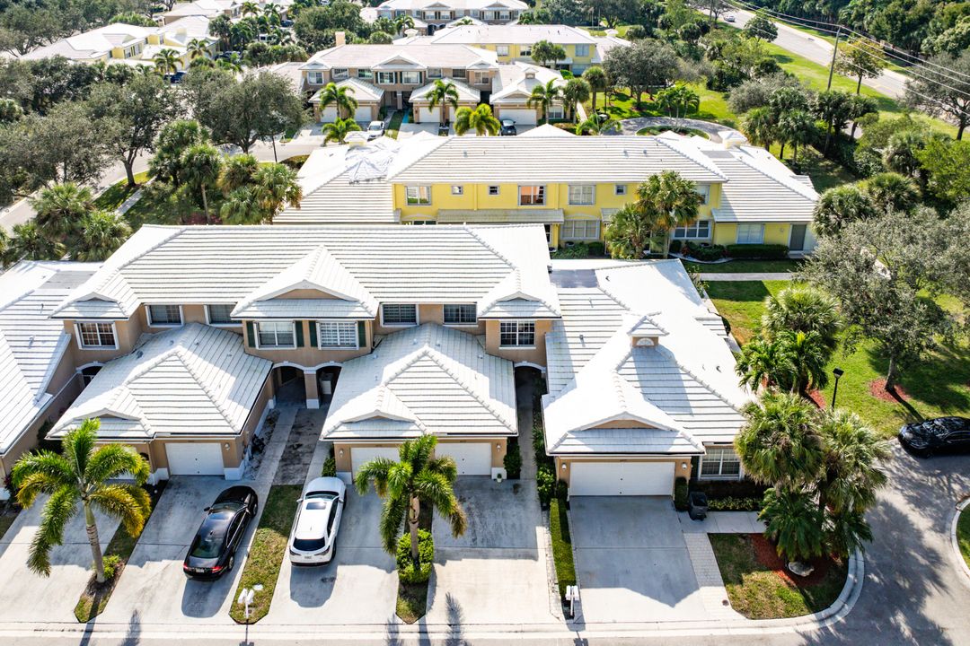 На продажу: $355,000 (2 спален, 2 ванн, 1293 Квадратных фут)