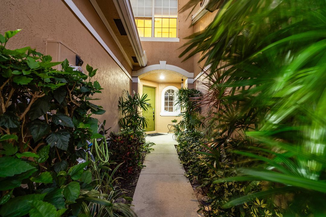 На продажу: $355,000 (2 спален, 2 ванн, 1293 Квадратных фут)