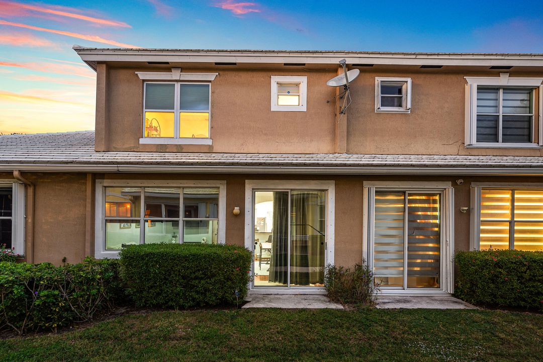 На продажу: $355,000 (2 спален, 2 ванн, 1293 Квадратных фут)