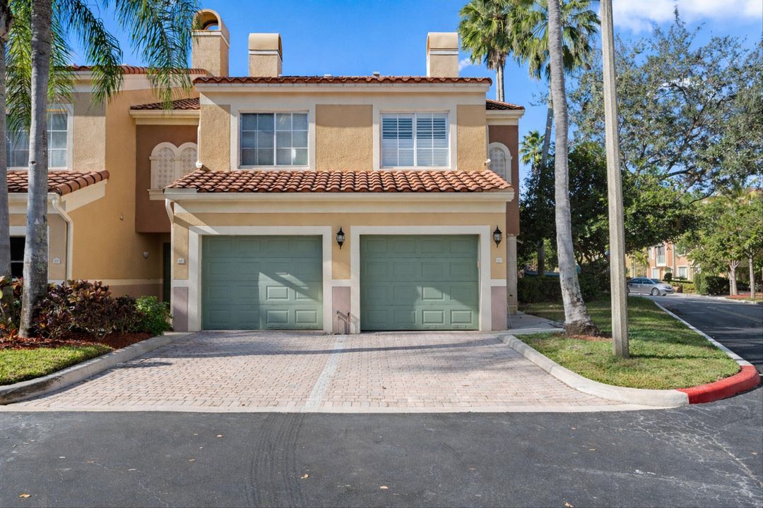 待售: $590,000 (2 贝兹, 2 浴室, 1401 平方英尺)