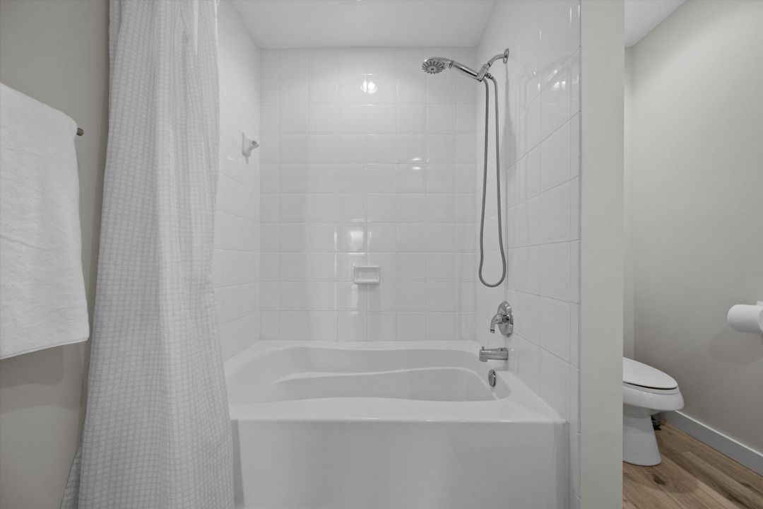 待售: $590,000 (2 贝兹, 2 浴室, 1401 平方英尺)