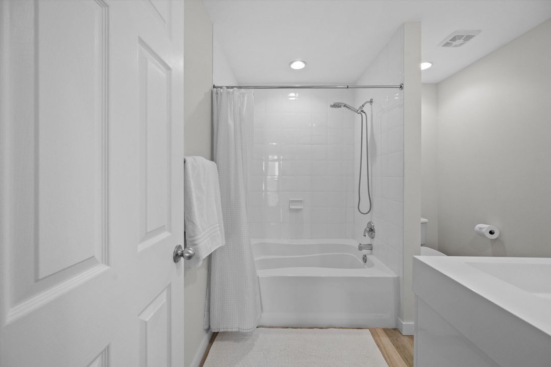 待售: $590,000 (2 贝兹, 2 浴室, 1401 平方英尺)