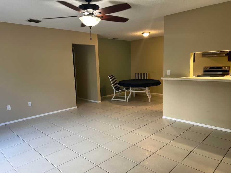 En Venta: $199,000 (2 camas, 2 baños, 1037 Pies cuadrados)