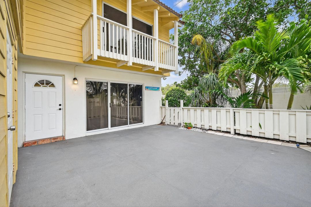 For Sale: $550,000 (2 beds, 2 baths, 1250 Square Feet)