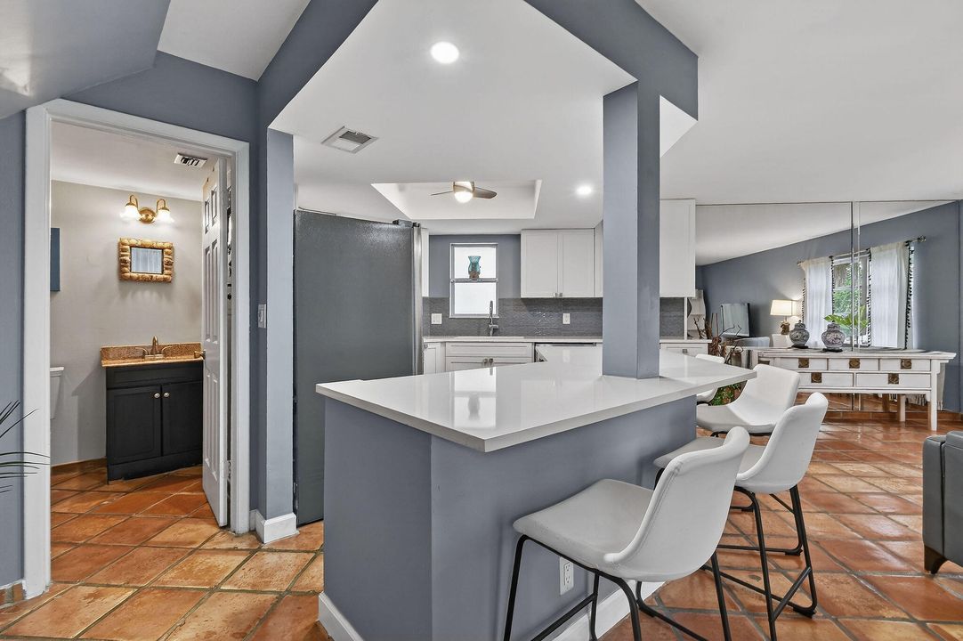 For Sale: $550,000 (2 beds, 2 baths, 1250 Square Feet)