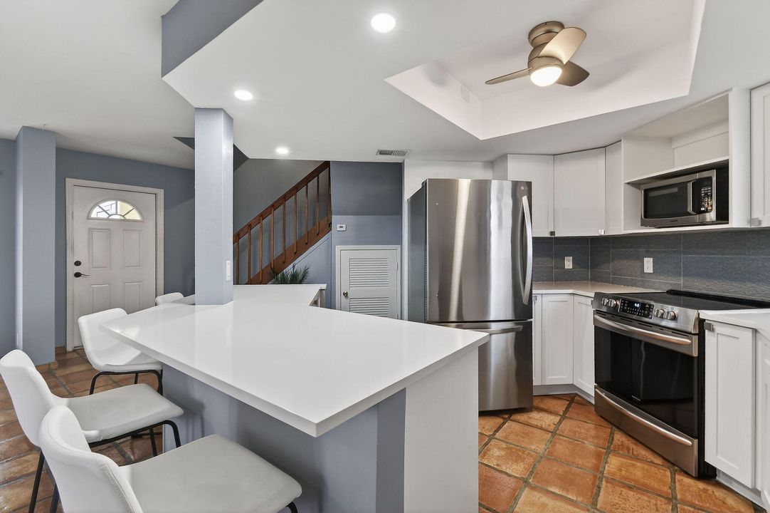 For Sale: $550,000 (2 beds, 2 baths, 1250 Square Feet)