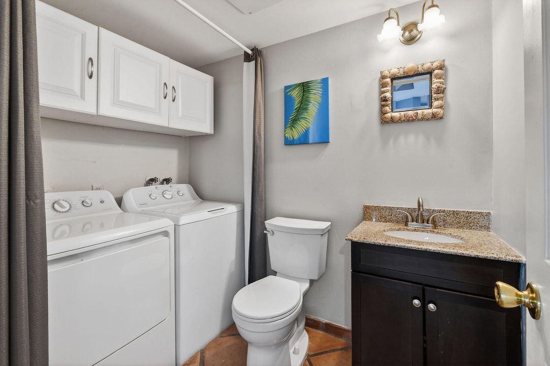 For Sale: $550,000 (2 beds, 2 baths, 1250 Square Feet)