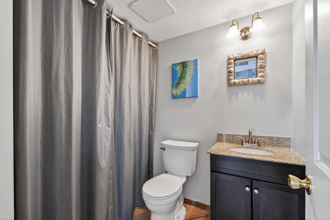 For Sale: $550,000 (2 beds, 2 baths, 1250 Square Feet)