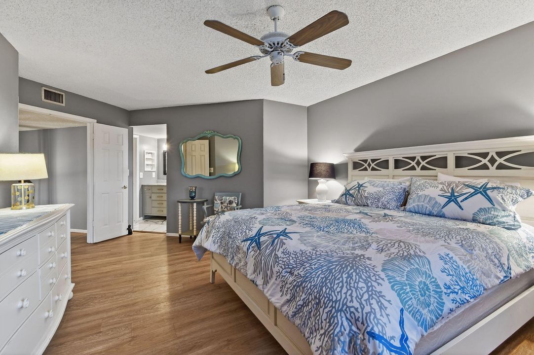 For Sale: $550,000 (2 beds, 2 baths, 1250 Square Feet)