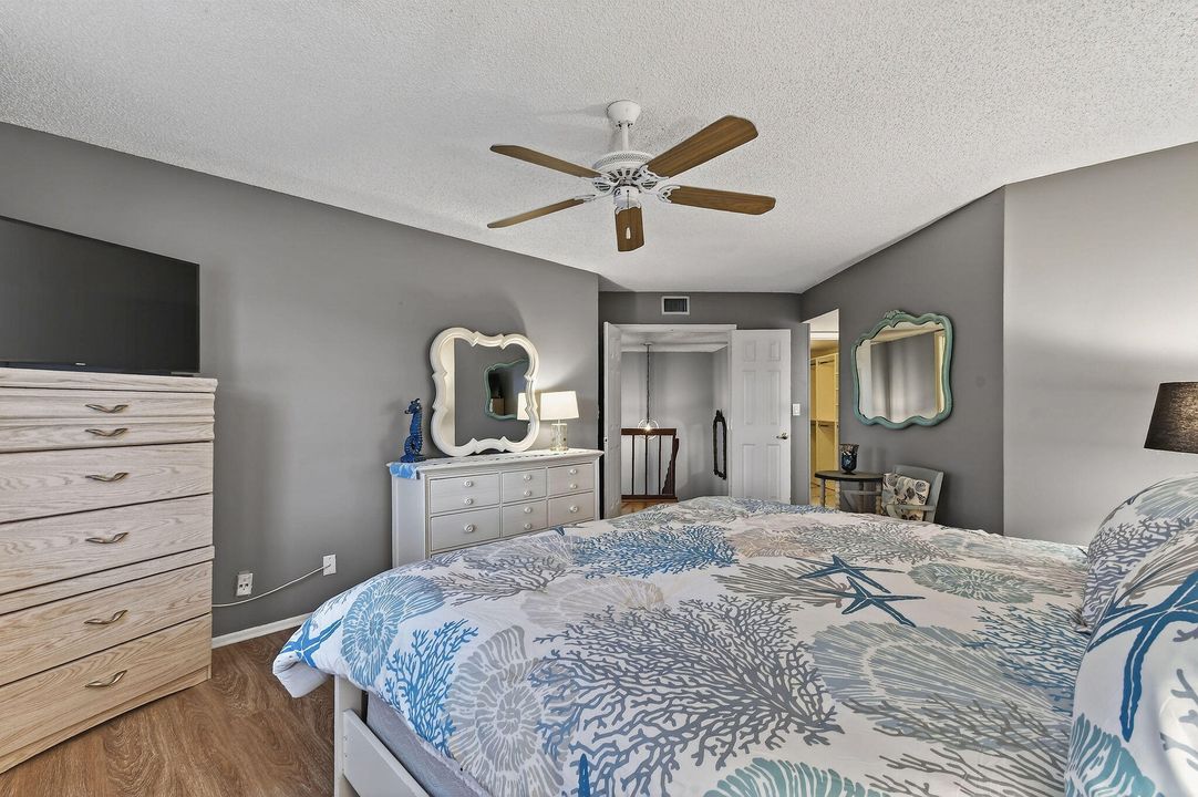 For Sale: $550,000 (2 beds, 2 baths, 1250 Square Feet)