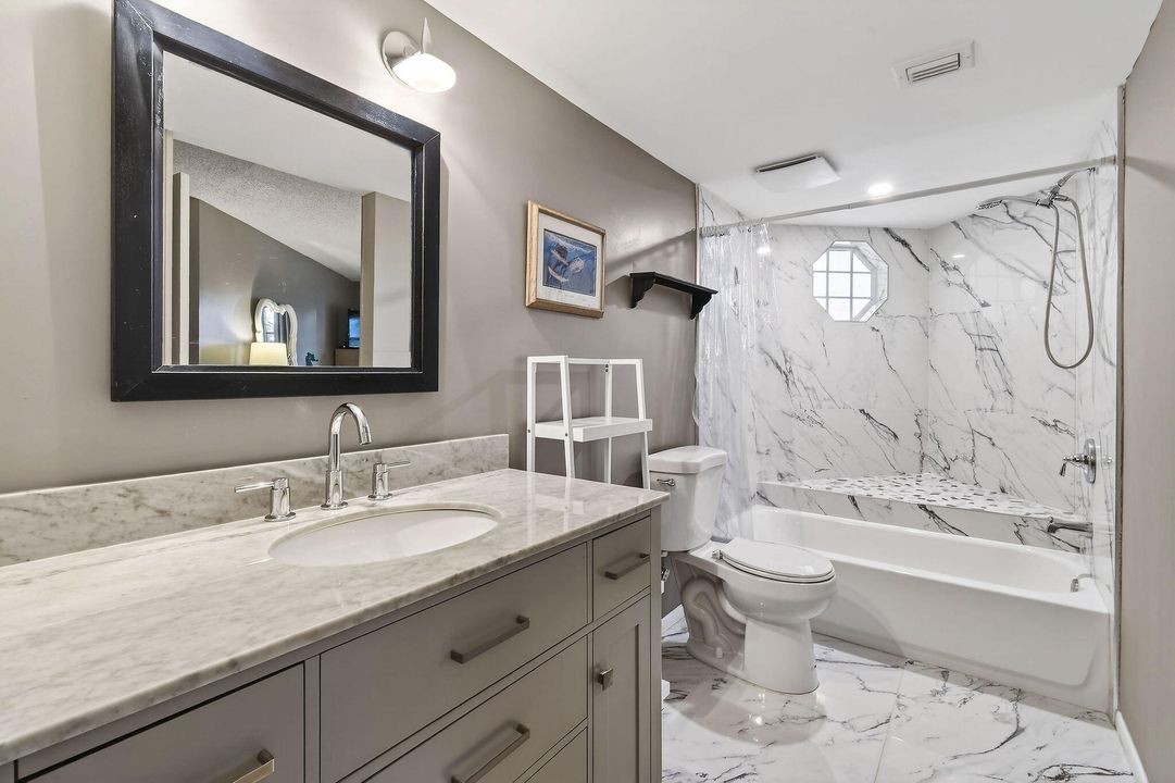 For Sale: $550,000 (2 beds, 2 baths, 1250 Square Feet)